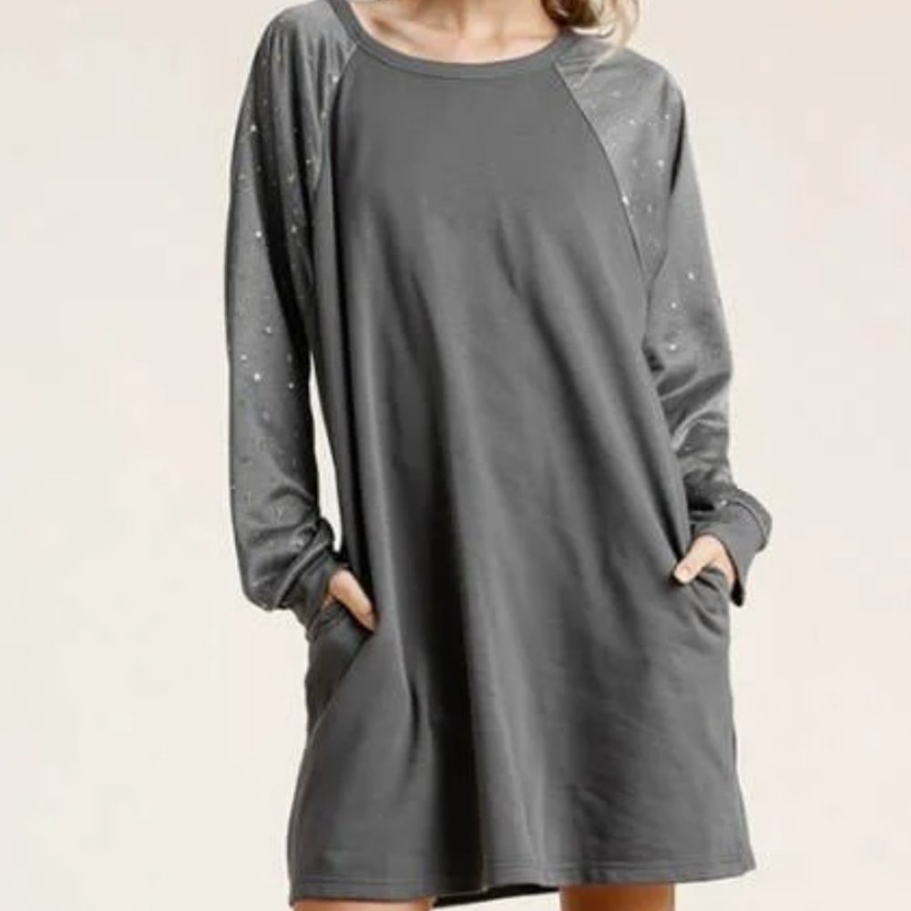 Ladies Umgee Ash Gold Foil Star Sleeve Pocket Dress